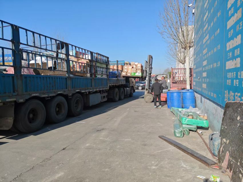 點(diǎn)擊查看詳細(xì)信息<br>標(biāo)題：發(fā)貨現(xiàn)場(chǎng) 閱讀次數(shù)：0