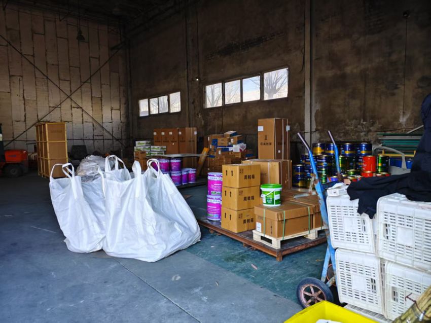 點(diǎn)擊查看詳細(xì)信息<br>標(biāo)題：發(fā)貨現(xiàn)場 閱讀次數(shù)：0