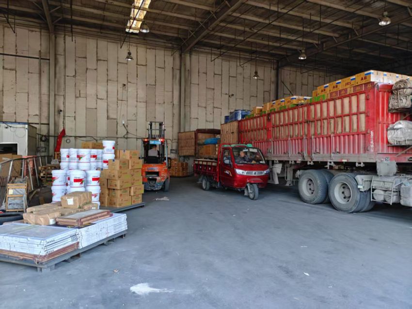 點(diǎn)擊查看詳細(xì)信息<br>標(biāo)題：發(fā)貨現(xiàn)場(chǎng) 閱讀次數(shù)：0