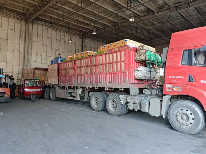 點(diǎn)擊查看詳細(xì)信息<br>標(biāo)題：發(fā)貨現(xiàn)場(chǎng) 閱讀次數(shù)：0