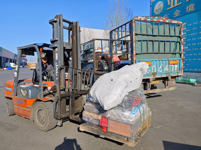 點(diǎn)擊查看詳細(xì)信息<br>標(biāo)題：發(fā)貨現(xiàn)場(chǎng) 閱讀次數(shù)：0