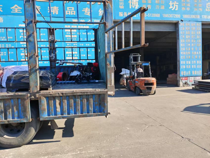 點(diǎn)擊查看詳細(xì)信息<br>標(biāo)題：發(fā)貨現(xiàn)場(chǎng) 閱讀次數(shù)：0