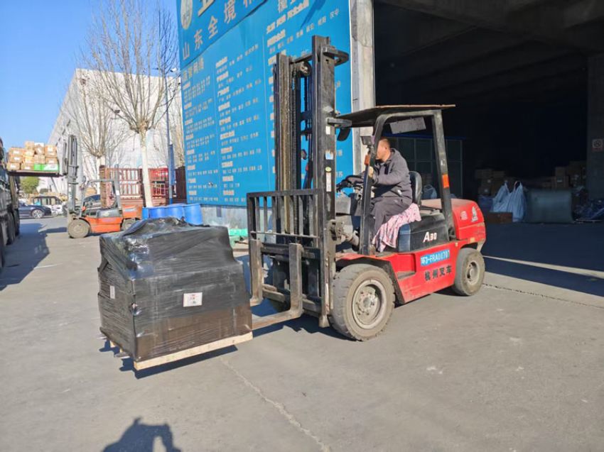 點擊查看詳細(xì)信息<br>標(biāo)題：發(fā)貨現(xiàn)場 閱讀次數(shù)：0